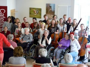 Orchester in Seniorenheim